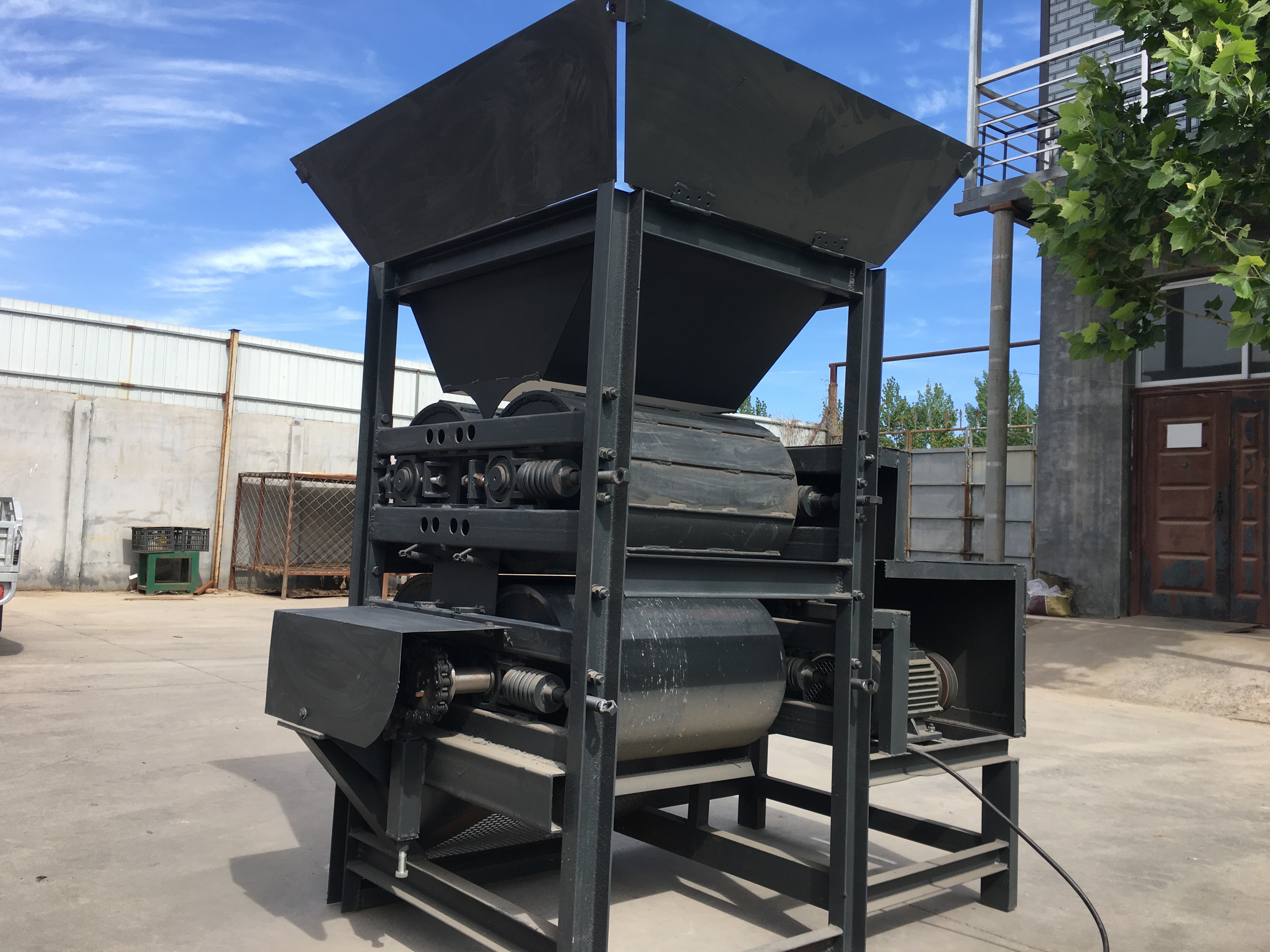 壓扁機(jī)的應(yīng)用及特點(diǎn)