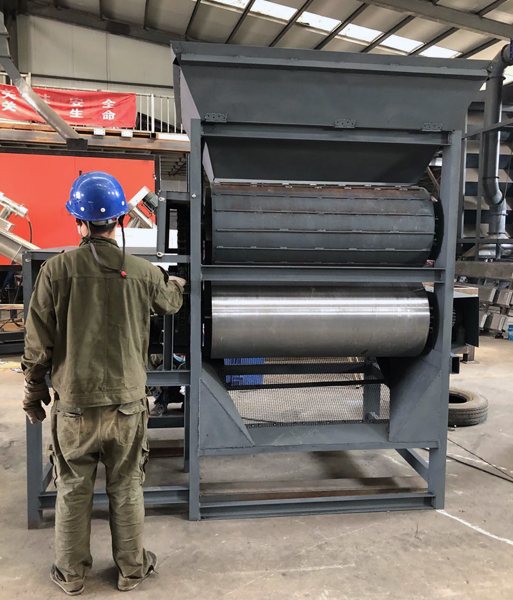 易拉罐壓片機(jī)